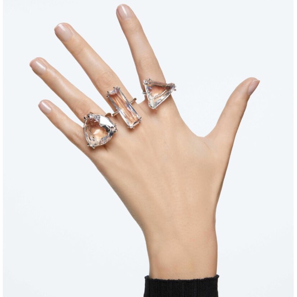 Swarovski Mesmera cocktail ring size 8 USA - Picture 3 of 4